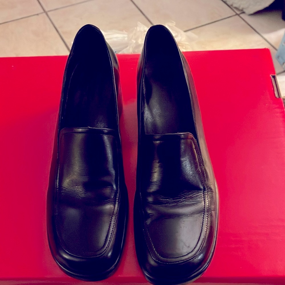 Black Walking Co. Block heels